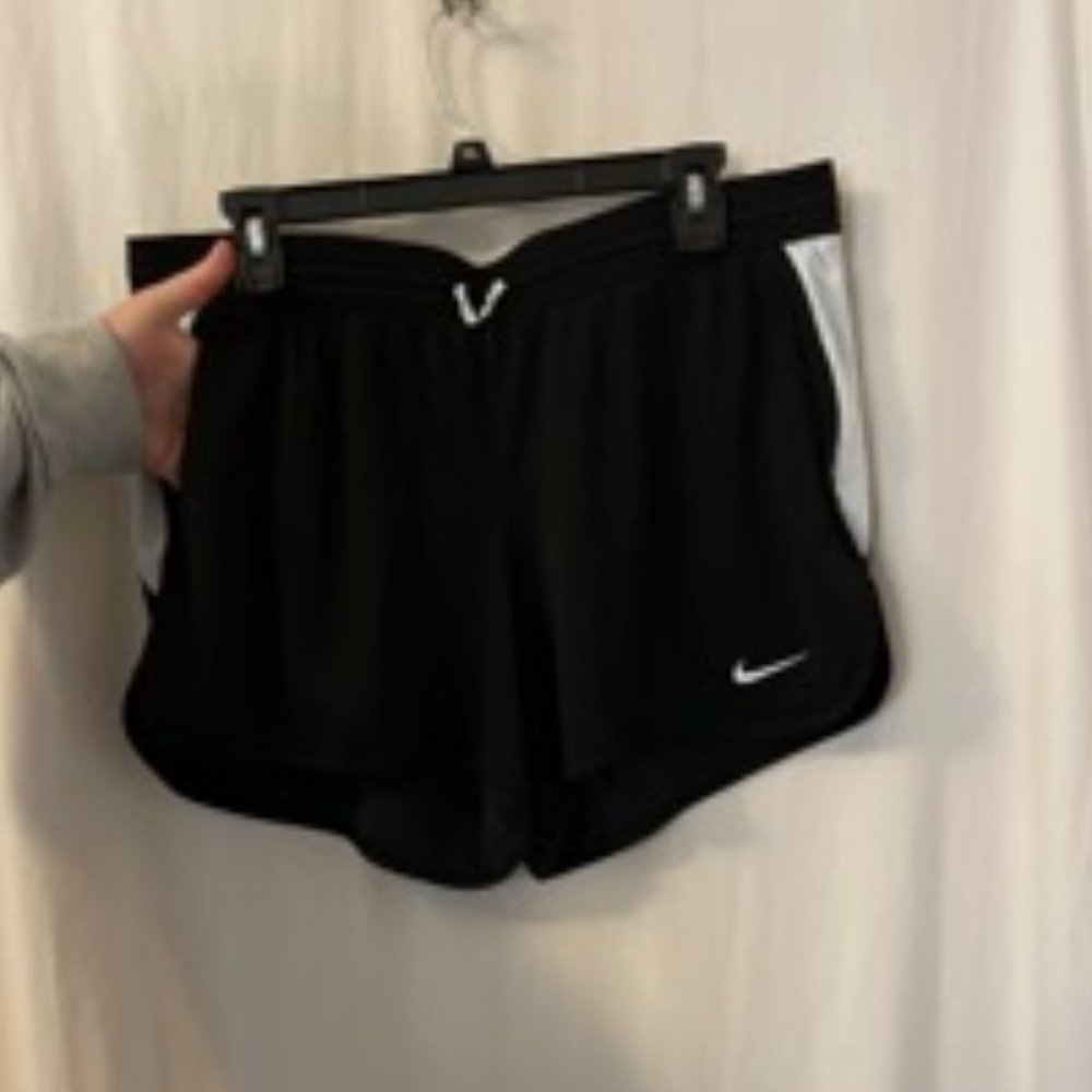 Nike Shorts; XL